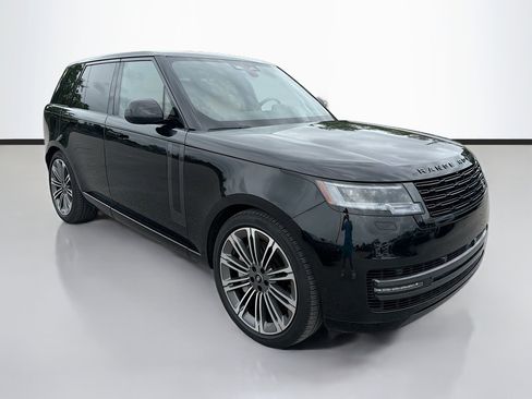 Used 2025 Land Rover Range Rover SE image 7