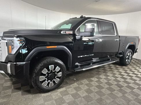 Used 2024 GMC Sierra 2500 Denali w/ Denali Reserve Package AWD/4WD image 8