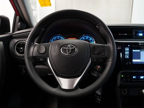 Used 2017 Toyota Corolla LE image 17