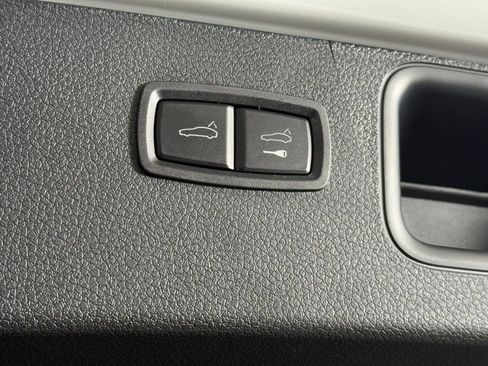 New 2026 Porsche Macan image 18