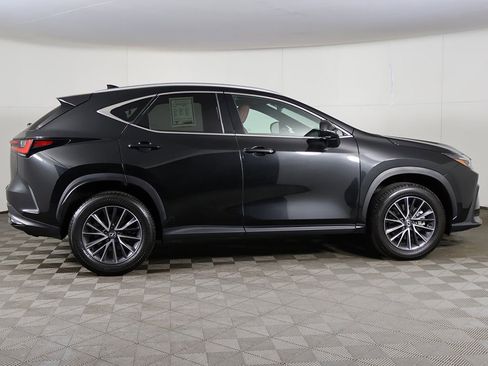 Used 2024 Lexus NX 250 FWD w/ Towing Package (2000 Lbs) image 17