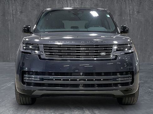Used 2025 Land Rover Range Rover SE AWD/4WD image 2