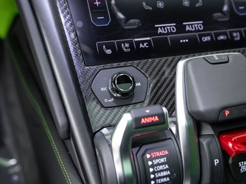 Used 2022 Lamborghini Urus AWD/4WD image 37