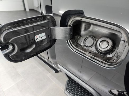 Used 2024 Chevrolet Silverado 3500 LT w/ Convenience Package image 33