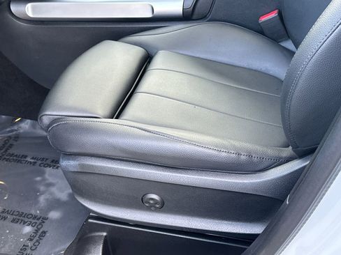 Used 2023 Mercedes-Benz GLB 250 GLB 250 image 25