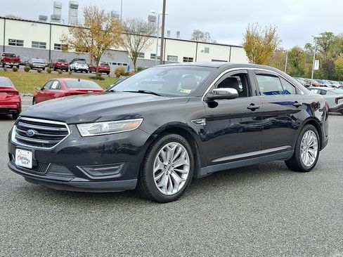 Used 2018 Ford Taurus Limited image 3