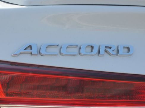 Used 2019 Honda Accord Touring image 18