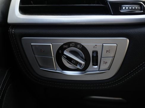 Used 2019 BMW 750i xDrive image 53