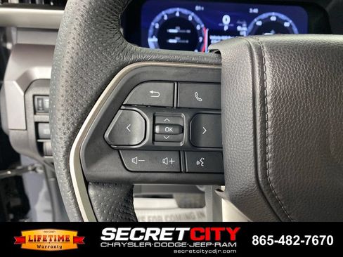 Used 2025 Toyota Tacoma TRD Off-Road AWD/4WD image 13