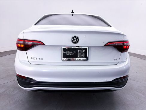 Used 2023 Volkswagen Jetta SE w/ Panoramic Sunroof Package FWD image 13