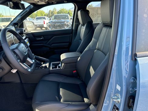 New 2026 Toyota 4Runner Limited AWD/4WD image 8