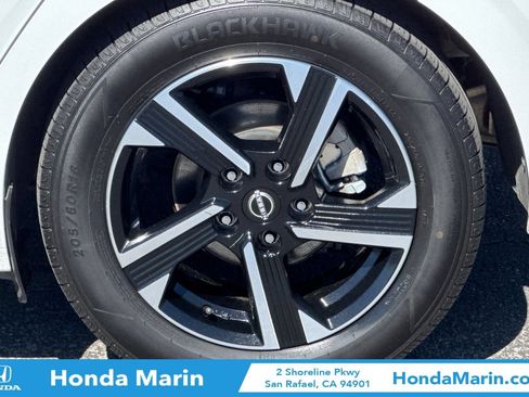 Used 2024 Nissan Sentra SV FWD image 33