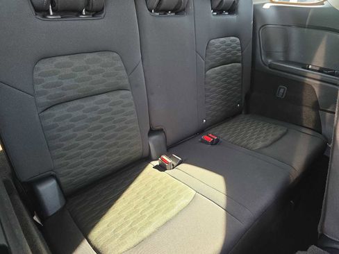 Used 2023 Nissan Pathfinder SV image 30