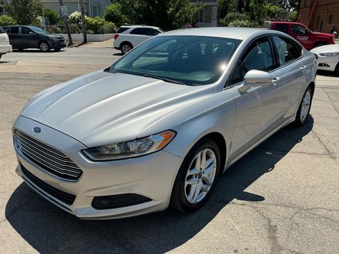 Used 2016 Ford Fusion SE FWD image 7