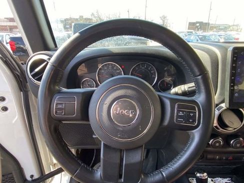 Used 2018 Jeep Wrangler Unlimited Sahara image 22