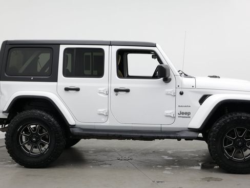 Used 2020 Jeep Wrangler Unlimited Sahara AWD/4WD image 8