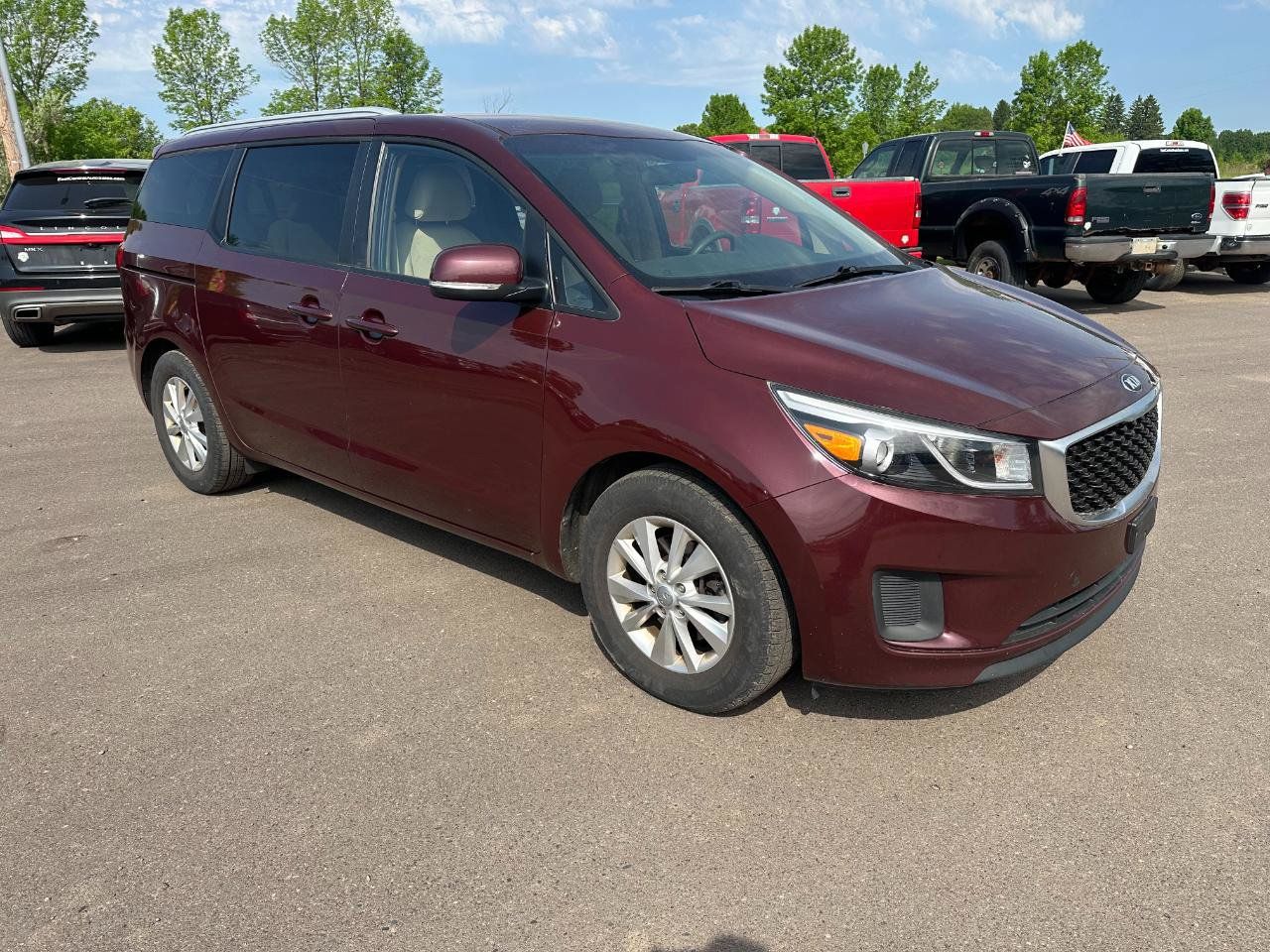Used 2015 Kia Sedona LX FWD image 2