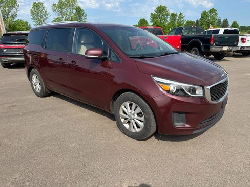 Used 2015 Kia Sedona LX FWD image 2