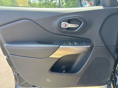 Used 2022 Jeep Cherokee Latitude Lux image 23