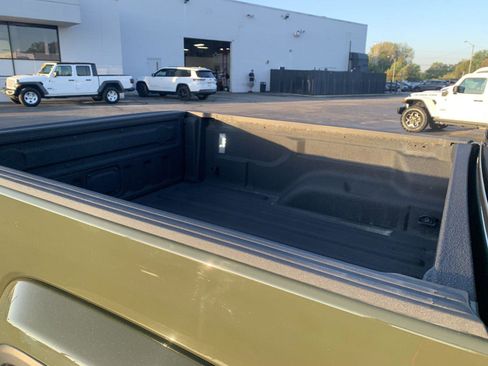 Used 2023 Jeep Gladiator Sport image 13