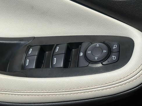 Used 2024 Buick Encore GX Avenir w/ Avenir Technology Package FWD image 23