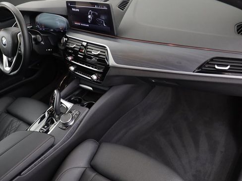 Certified 2023 BMW 530i xDrive w/ Convenience Package image 20