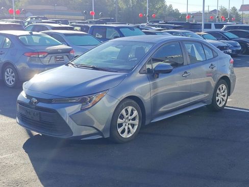 Used 2024 Toyota Corolla LE image 3