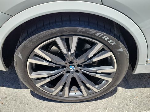 Certified 2024 BMW X7 xDrive40i AWD/4WD image 7