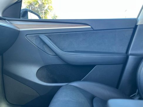 Used 2024 Tesla Model Y 2WD image 15