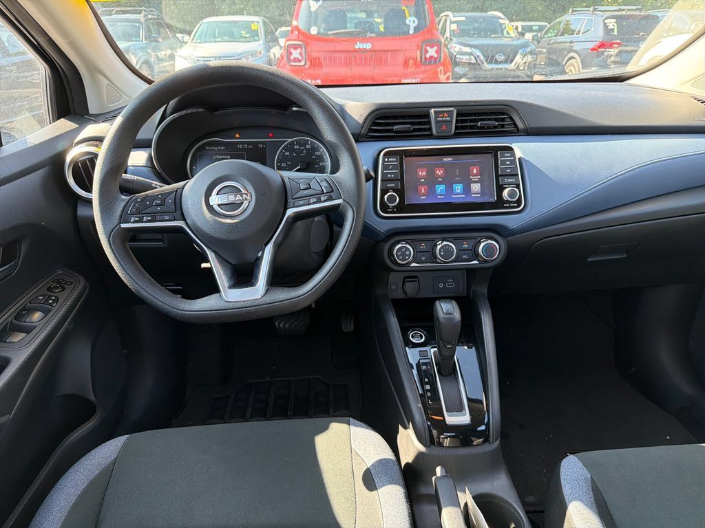 Used 2025 Nissan Versa SV FWD image 12