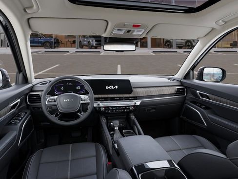 Certified 2024 Kia Telluride EX w/ EX Captain's Chair Package AWD/4WD image 14