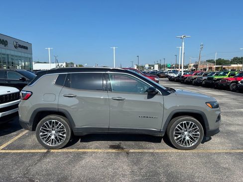 Used 2023 Jeep Compass Limited w/ Elite Group AWD/4WD image 5