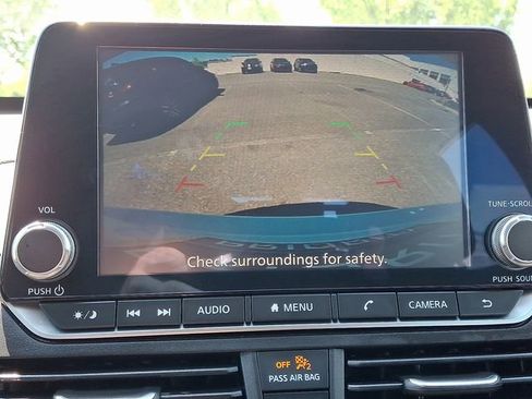 Used 2025 Nissan Altima 2.5 SV FWD image 18