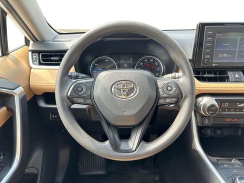 Used 2020 Toyota RAV4 XLE AWD/4WD image 11