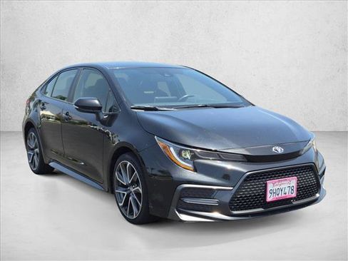 Used 2021 Toyota Corolla SE FWD image 3