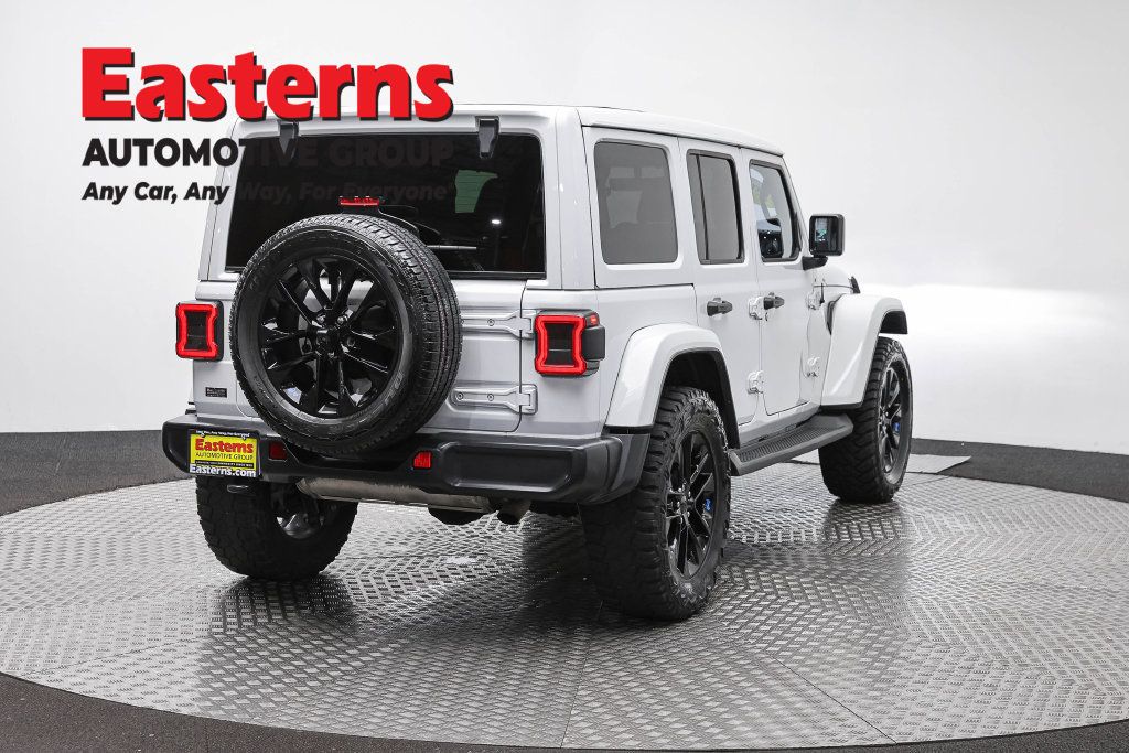 Used 2022 Jeep Wrangler Unlimited Sahara w/ Cold Weather Group AWD/4WD image 7