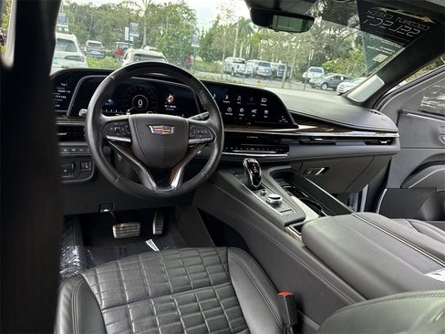 Used 2023 Cadillac Escalade Sport Platinum w/ LPO, ONYX Package image 34