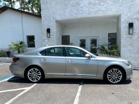 Used 2017 Lexus LS 460 image 20