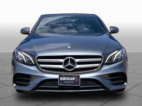 Used 2017 Mercedes-Benz E 300 image 4