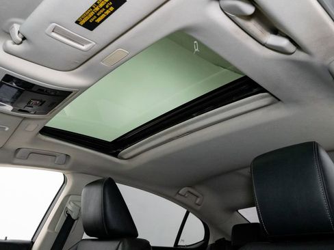 Used 2020 Lexus ES 300h w/ Premium Package image 9