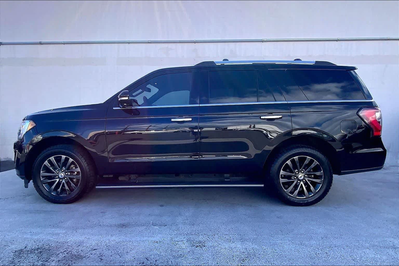 Used 2019 Ford Expedition Limited AWD/4WD image 3