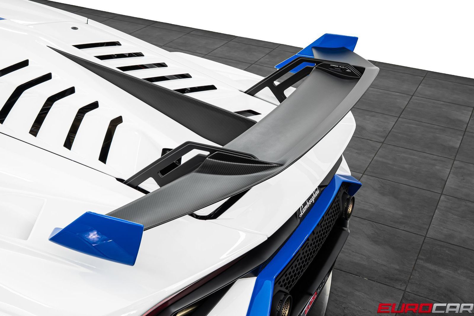 Used 2022 Lamborghini Huracan STO RWD image 23