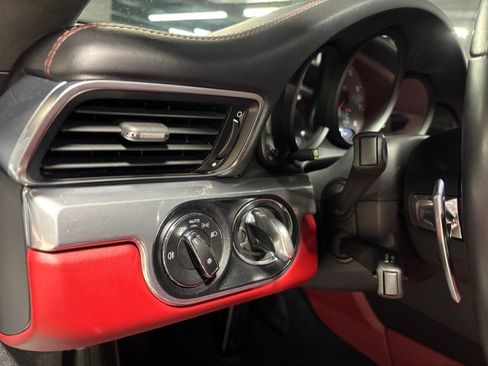 Used 2019 Porsche 911 Carrera 4S AWD/4WD image 10