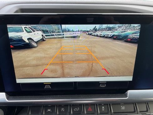 Used 2023 Chevrolet Silverado 1500 LT image 11