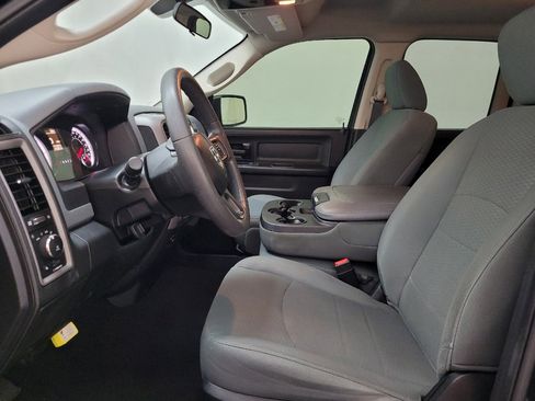 Used 2018 RAM 1500 Express w/ Black Ram 1500 Express Group AWD/4WD image 17