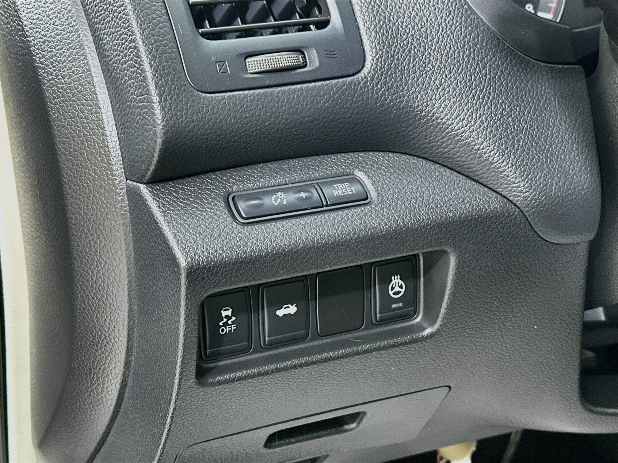 Used 2013 Nissan Altima 2.5 SL FWD image 10
