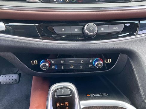 Used 2021 Buick Enclave Avenir w/ Avenir Technology Package AWD/4WD image 33