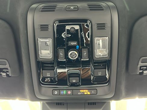 Used 2025 Cadillac Escalade Sport Platinum w/ LPO, ONYX Package image 33