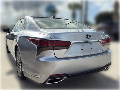 Used 2024 Lexus LS 500 w/ Interior Upgrade Package RWD image 4