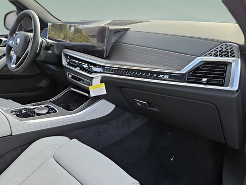 New 2026 BMW X5 sDrive40i w/ Premium Package image 15